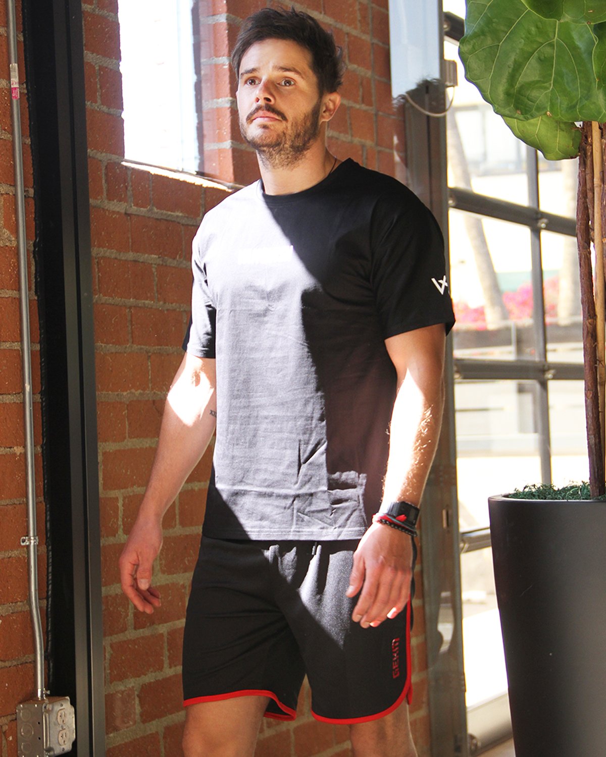 Andres Men's Loose Fitting "Vanquish" T Shirt - Black